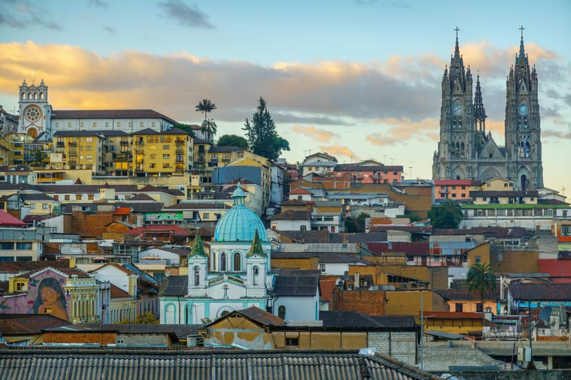 Hiring in Ecuador: Minimum Wage and Employment Guide