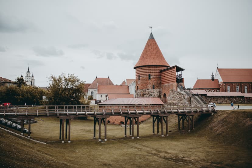 Hiring in Lithuania: Minimum Wage and Employment Guide