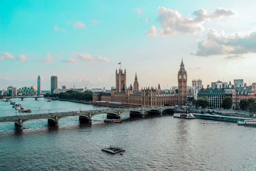 Hiring in the United Kingdom: Minimum Wage and Employment Guide